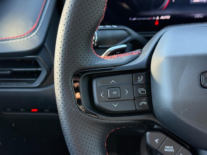 Dodge Charger Vehicle Full-screen Gallery Image 13