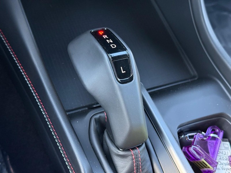 Dodge Charger Vehicle Full-screen Gallery Image 15