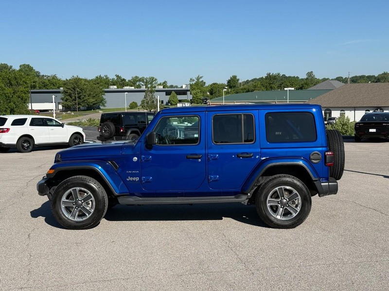 Jeep Wrangler Unlimited Vehicle Full-screen Gallery Image 2