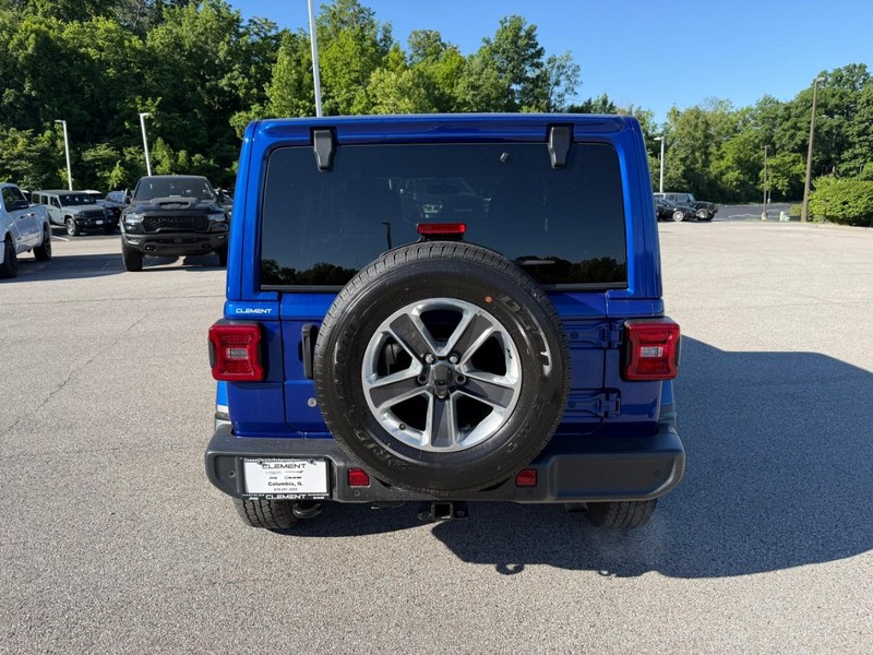 Jeep Wrangler Unlimited Vehicle Full-screen Gallery Image 6