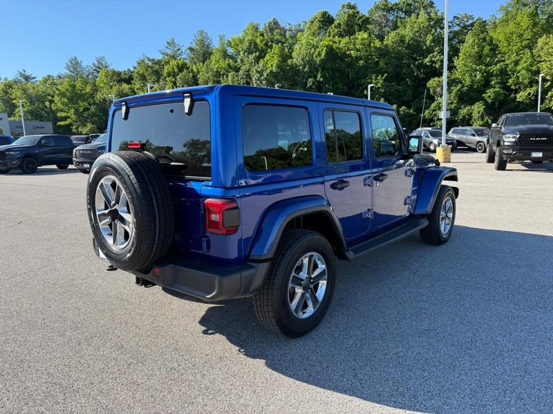Jeep Wrangler Unlimited Vehicle Full-screen Gallery Image 7