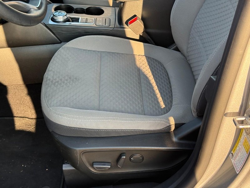 Ford Escape Vehicle Image 21