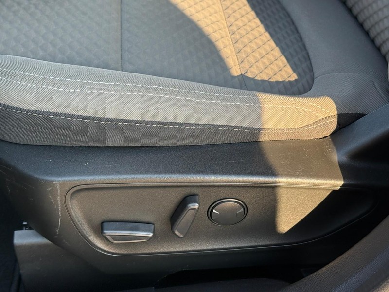 Ford Escape Vehicle Image 22