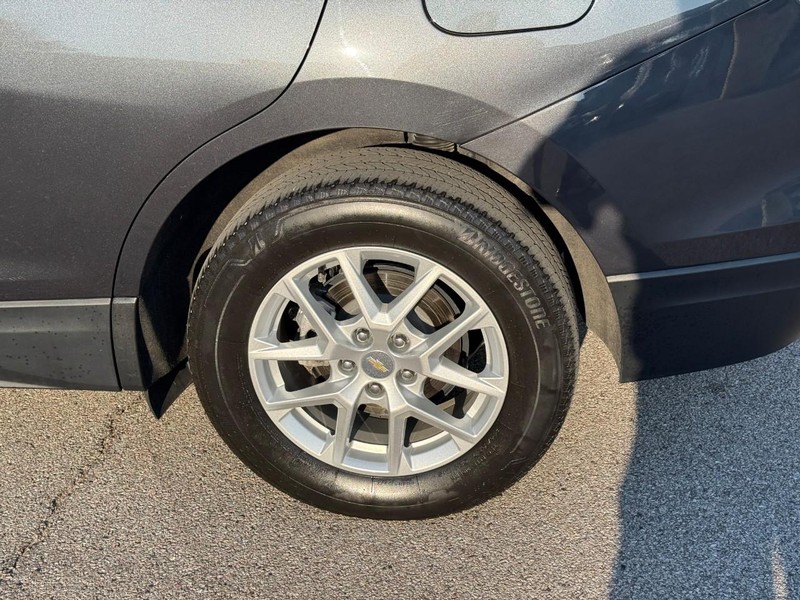 Chevrolet Equinox Vehicle Image 05