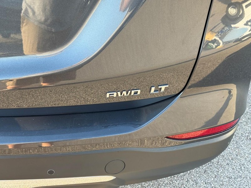 Chevrolet Equinox Vehicle Image 07