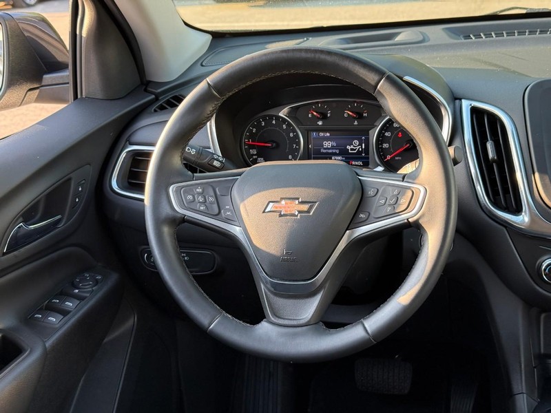 Chevrolet Equinox Vehicle Image 16