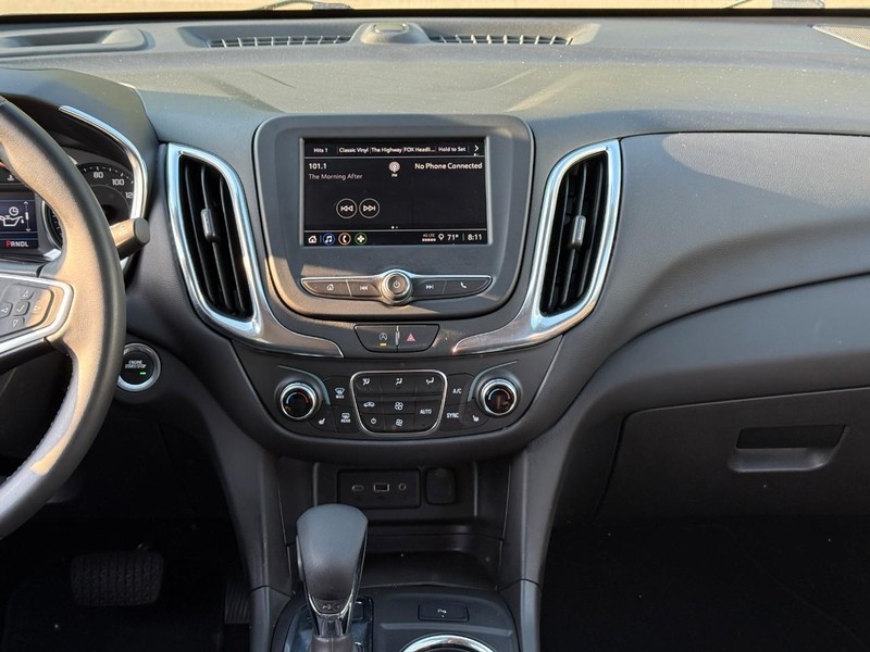 Chevrolet Equinox Vehicle Image 17