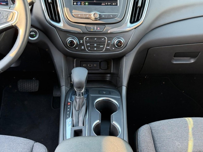 Chevrolet Equinox Vehicle Image 18