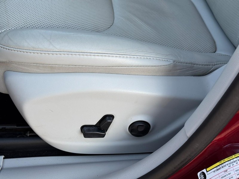 Jeep Cherokee Vehicle Image 22