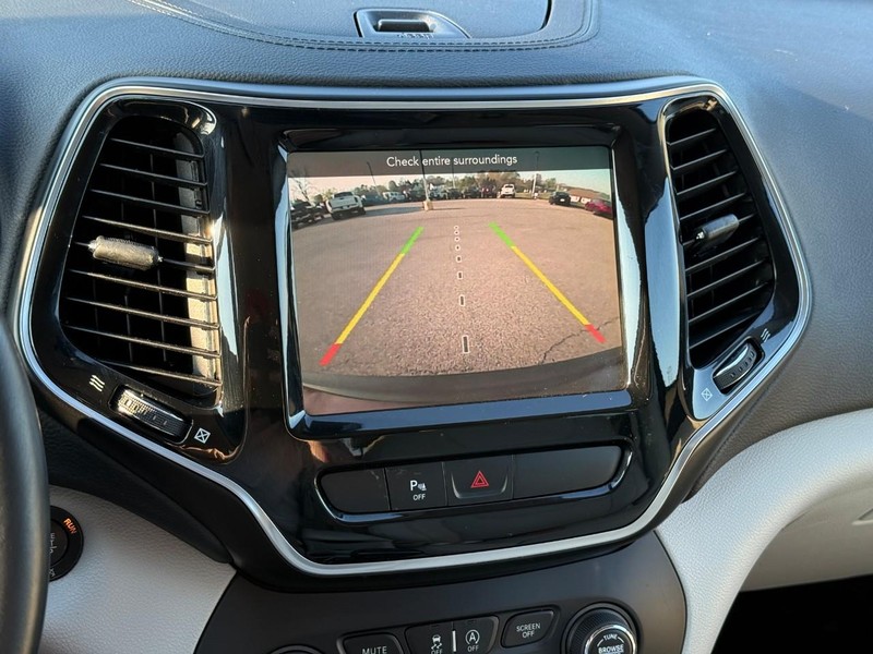 Jeep Cherokee Vehicle Image 28