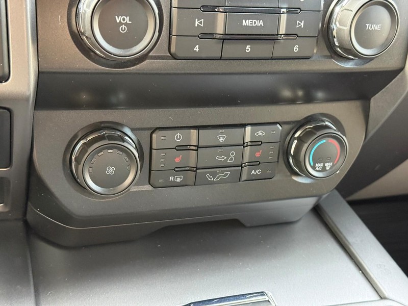 Ford F-150 Vehicle Image 25