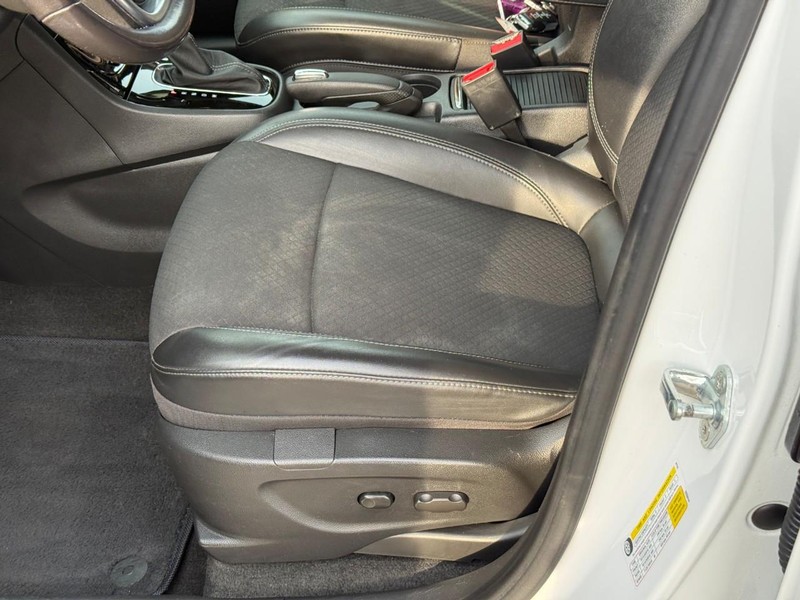 Buick Encore Vehicle Image 18