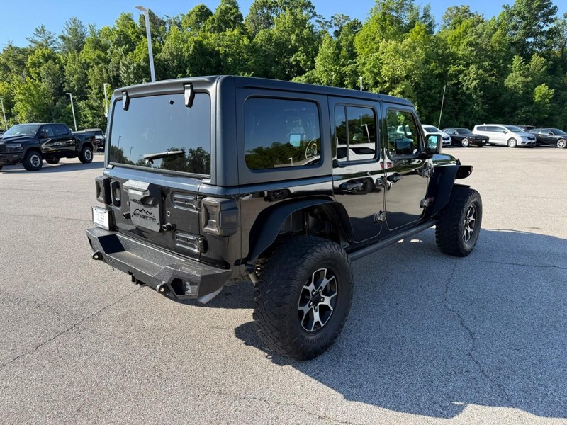 Jeep Wrangler Vehicle Full-screen Gallery Image 7