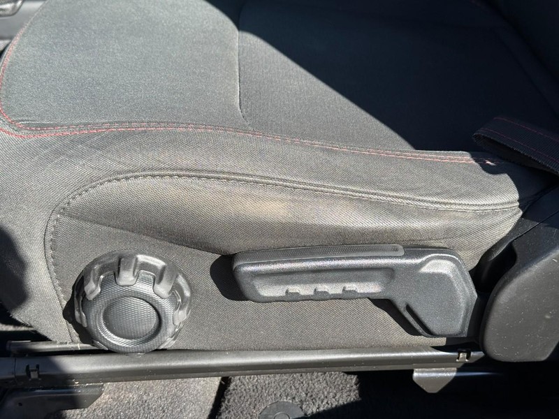 Jeep Wrangler Vehicle Full-screen Gallery Image 13