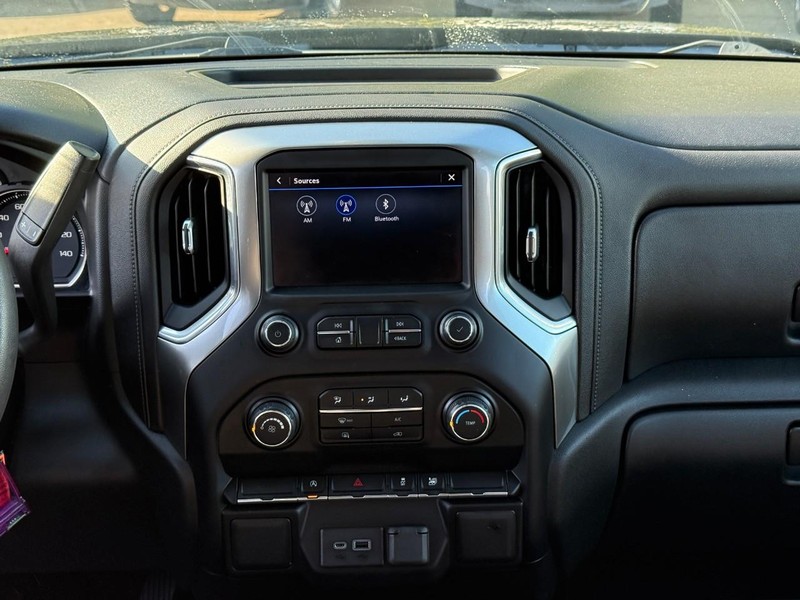 Chevrolet Silverado 1500 Vehicle Image 16