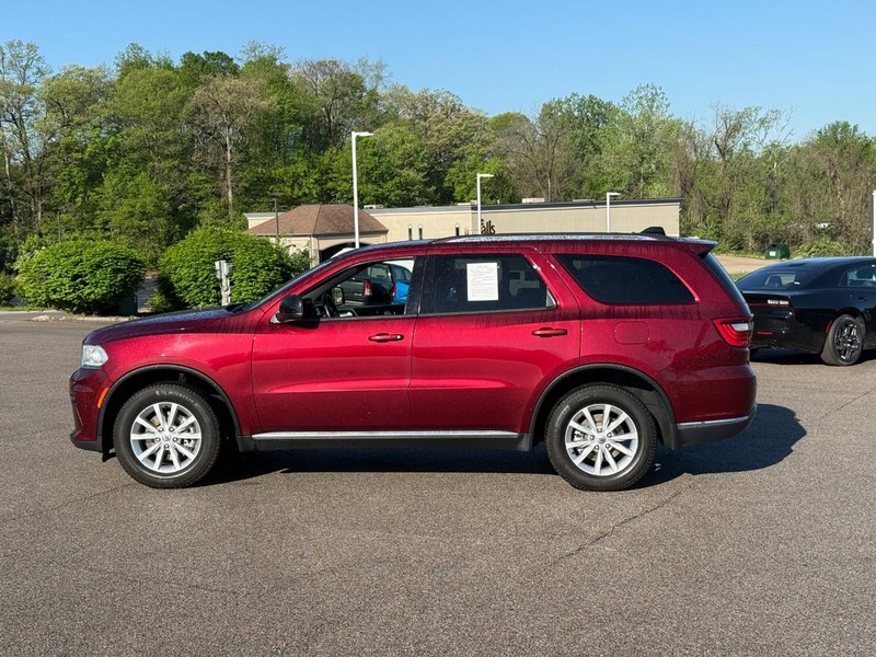 Dodge Durango Vehicle Full-screen Gallery Image 2