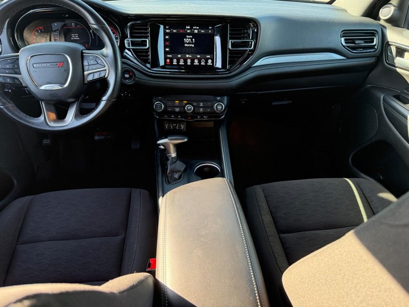 Dodge Durango Vehicle Full-screen Gallery Image 11