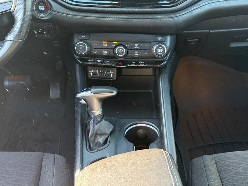 Dodge Durango Vehicle Full-screen Gallery Image 14