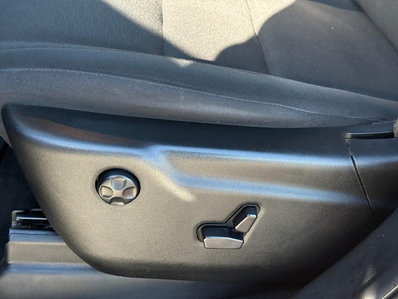 Dodge Durango Vehicle Full-screen Gallery Image 17