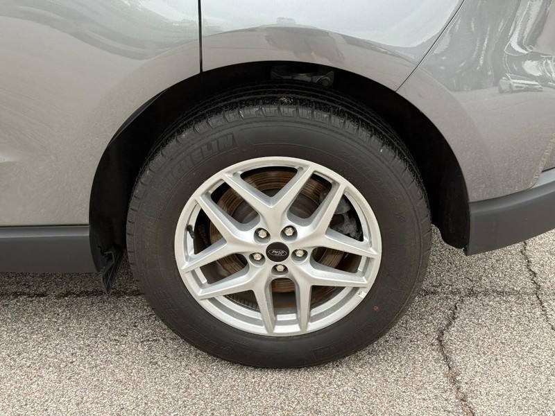 Ford Edge Vehicle Full-screen Gallery Image 4