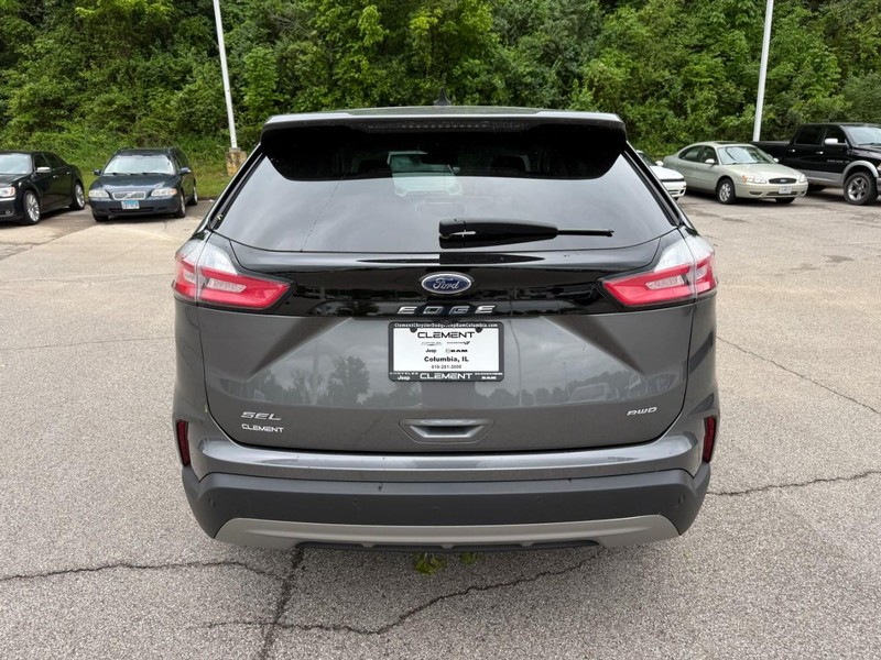 Ford Edge Vehicle Full-screen Gallery Image 7