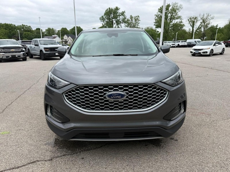 Ford Edge Vehicle Full-screen Gallery Image 10