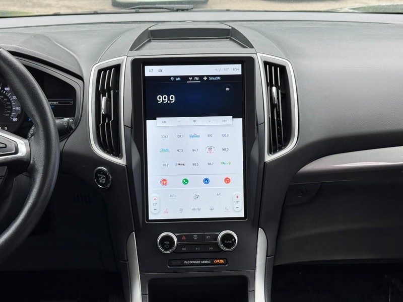 Ford Edge Vehicle Full-screen Gallery Image 14