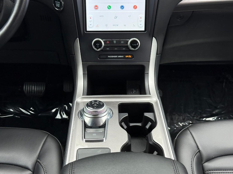 Ford Edge Vehicle Full-screen Gallery Image 15