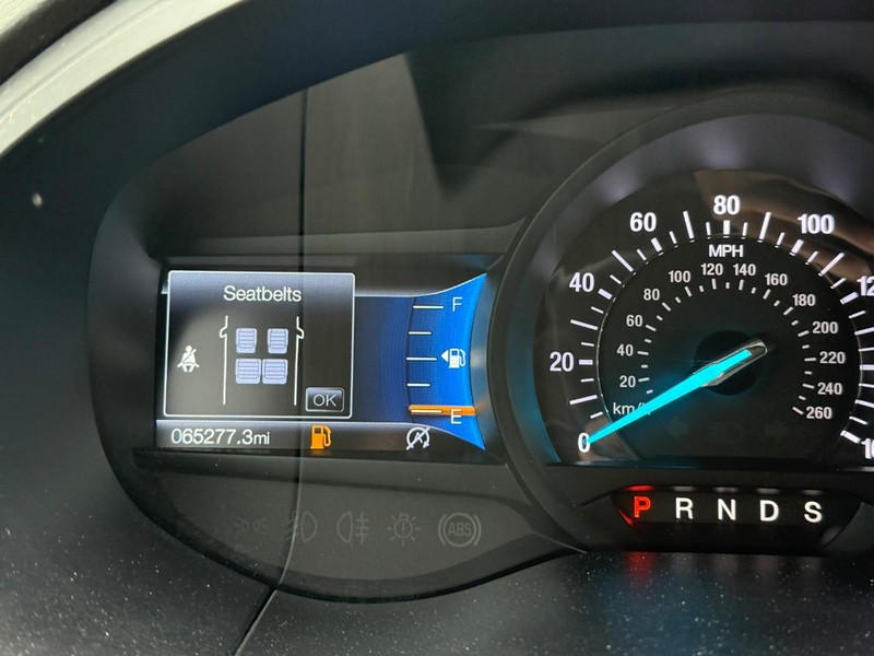 Ford Edge Vehicle Full-screen Gallery Image 22