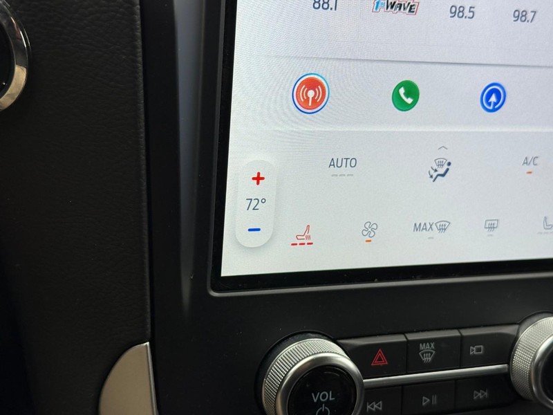 Ford Edge Vehicle Full-screen Gallery Image 23