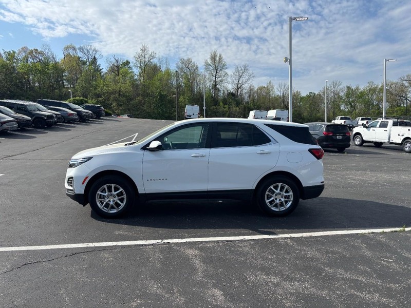 Chevrolet Equinox Vehicle Full-screen Gallery Image 02