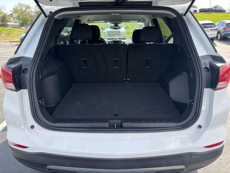 Chevrolet Equinox Vehicle Full-screen Gallery Image 05