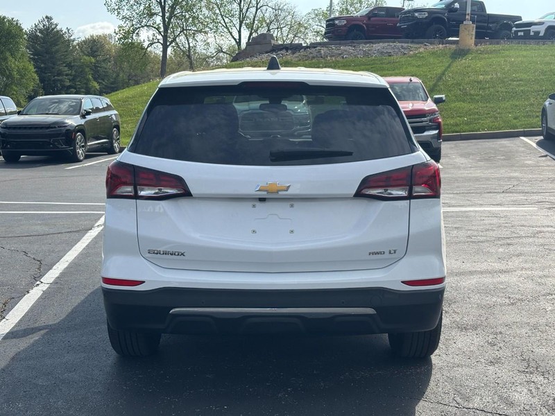 Chevrolet Equinox Vehicle Full-screen Gallery Image 06