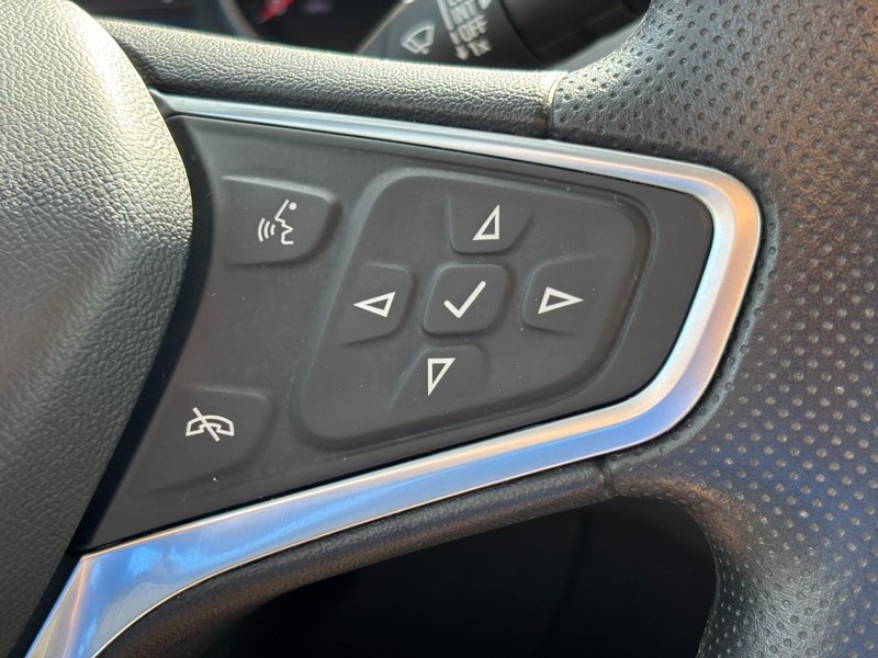 Chevrolet Equinox Vehicle Full-screen Gallery Image 21