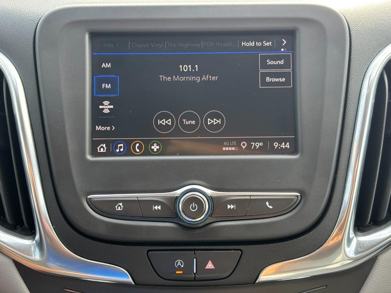 Chevrolet Equinox Vehicle Full-screen Gallery Image 23