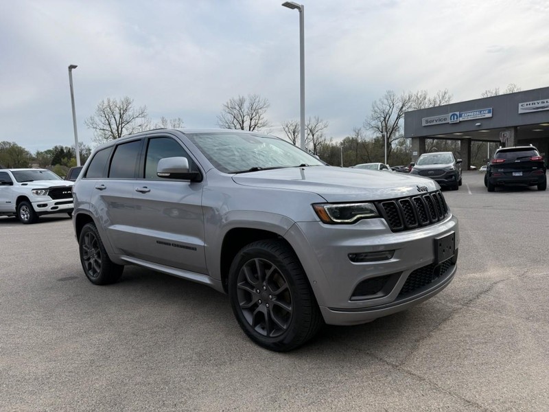 Jeep Grand Cherokee Vehicle Full-screen Gallery Image 8