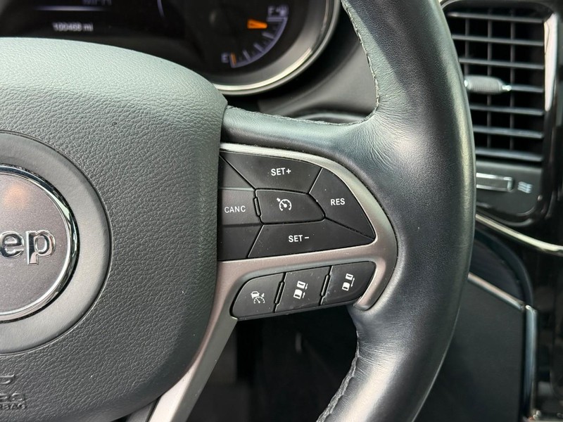 Jeep Grand Cherokee Vehicle Full-screen Gallery Image 19