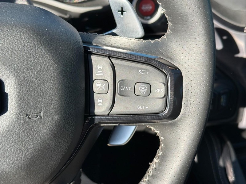 Ram 1500 Vehicle Full-screen Gallery Image 14