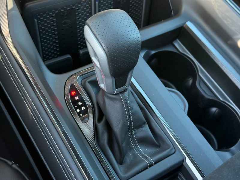Ram 1500 Vehicle Full-screen Gallery Image 16