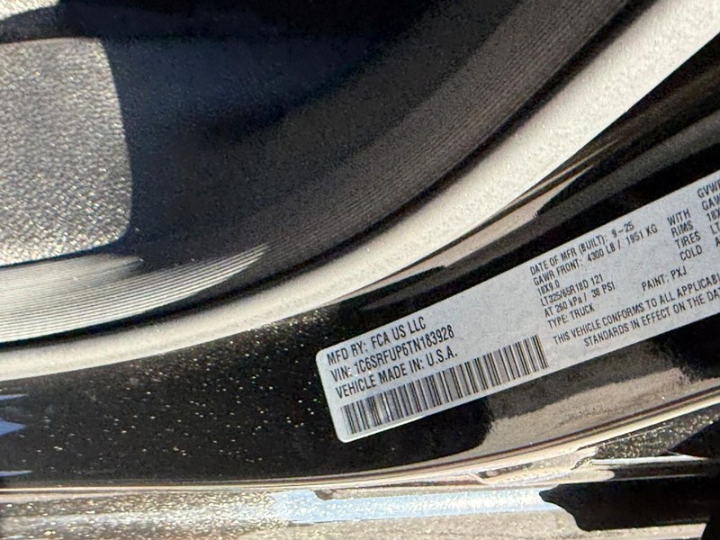 Ram 1500 Vehicle Full-screen Gallery Image 18