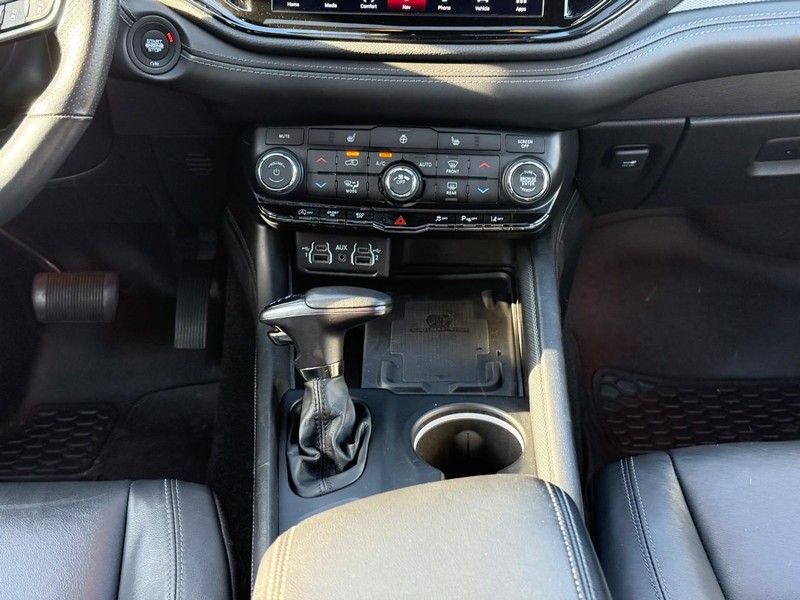 Dodge Durango Vehicle Image 18