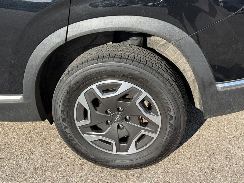 Hyundai Santa Fe Hybrid Vehicle Image 05