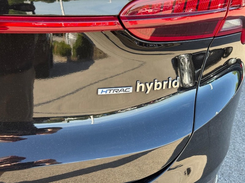 Hyundai Santa Fe Hybrid Vehicle Image 07