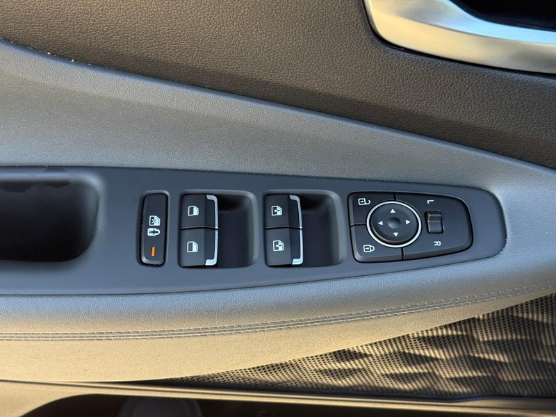 Hyundai Santa Fe Hybrid Vehicle Image 21