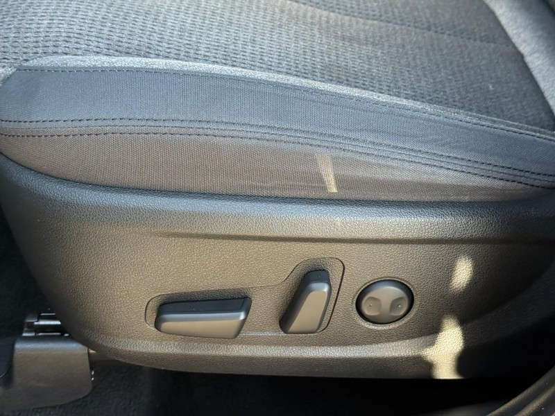 Hyundai Santa Fe Hybrid Vehicle Image 23