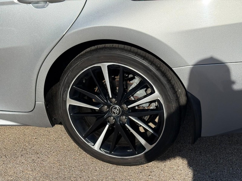 Toyota Camry Vehicle Image 05