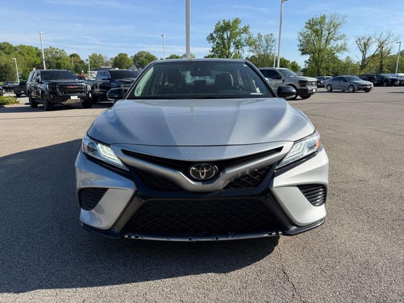 Toyota Camry Vehicle Image 12