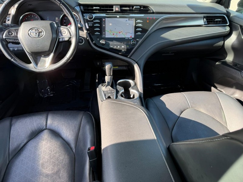 Toyota Camry Vehicle Image 14