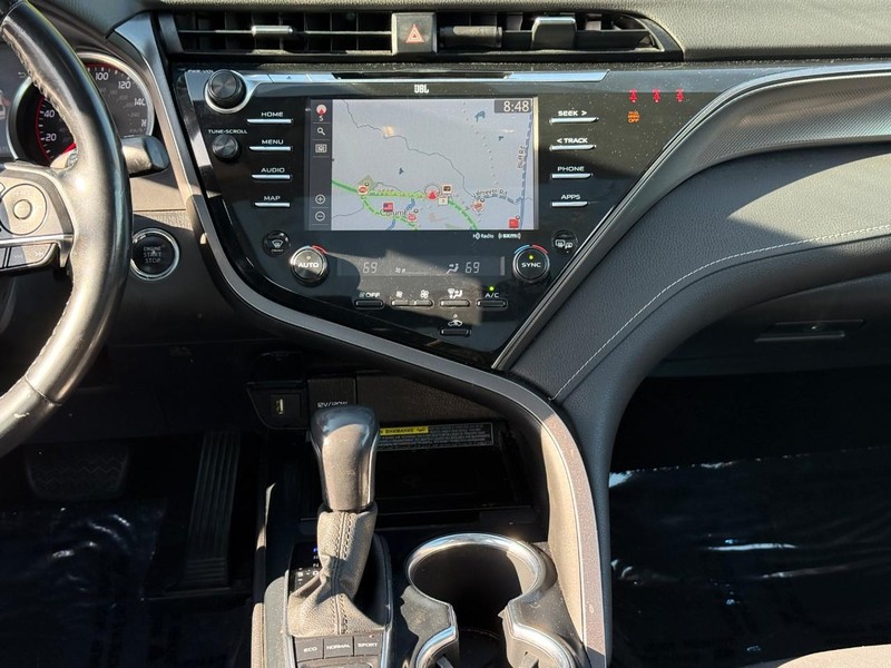 Toyota Camry Vehicle Image 17