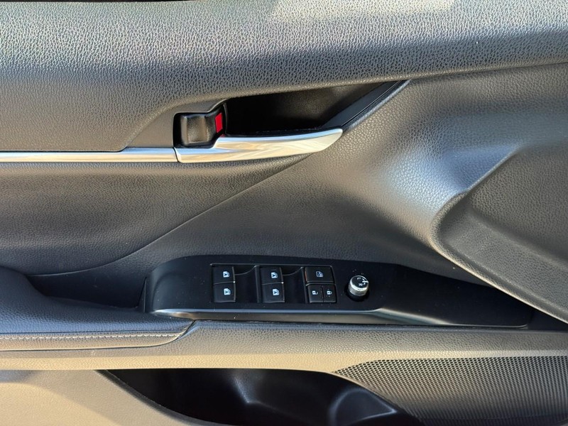 Toyota Camry Vehicle Image 19